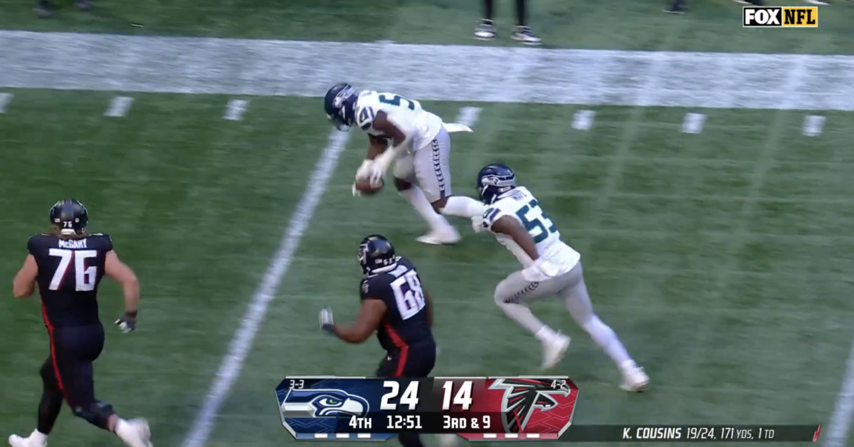 Former Auburn standout Derick Hall scores defensive TD against Falcons